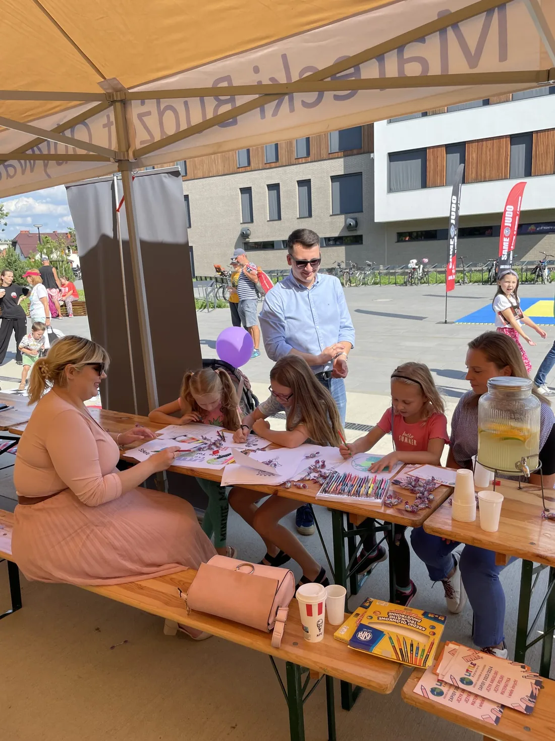 Lektor Little Explorers podczas zajęć